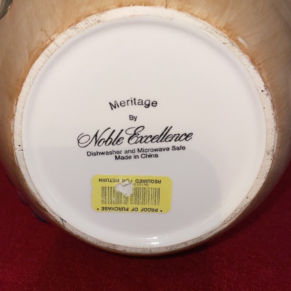 Meritage by Noble Excellence Pitcher - Picture 5 of 5